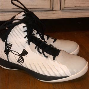 Under Armour Women’s Basketball Shoes Size 9.5